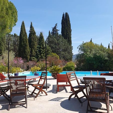 Au Mas Saint Pierre Hotel Pignans Luaran gambar