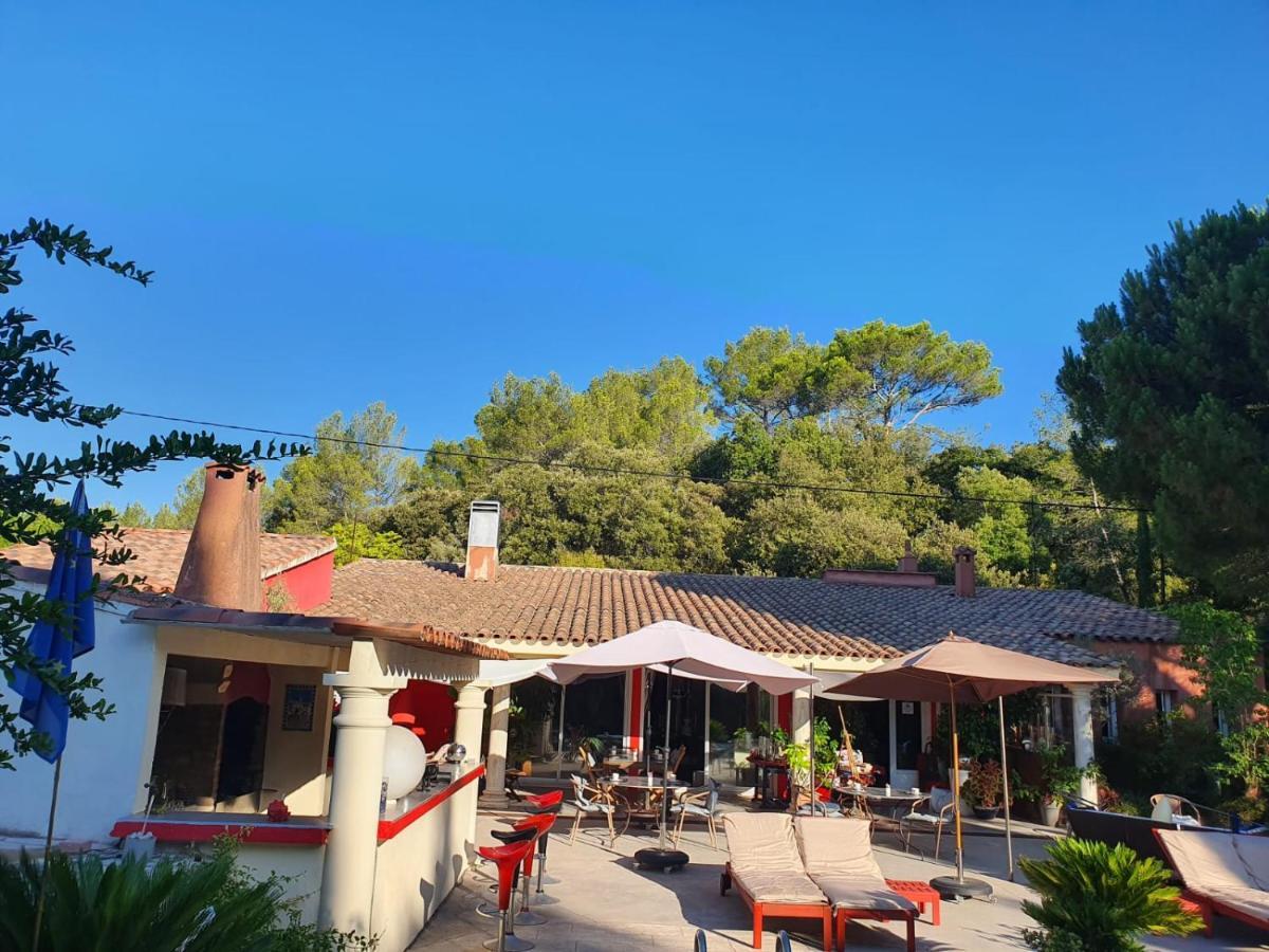 Au Mas Saint Pierre Hotel Pignans Luaran gambar